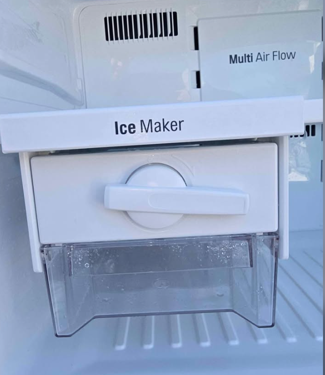 LG Near NEW 516L Top Mount Fridge Freezer