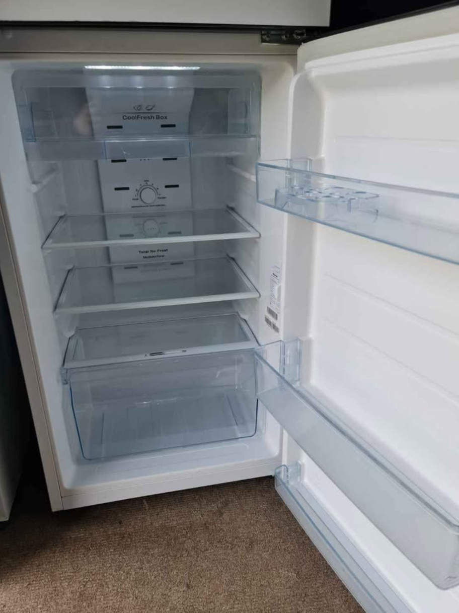 Hisense 230L Top Mount Fridge White