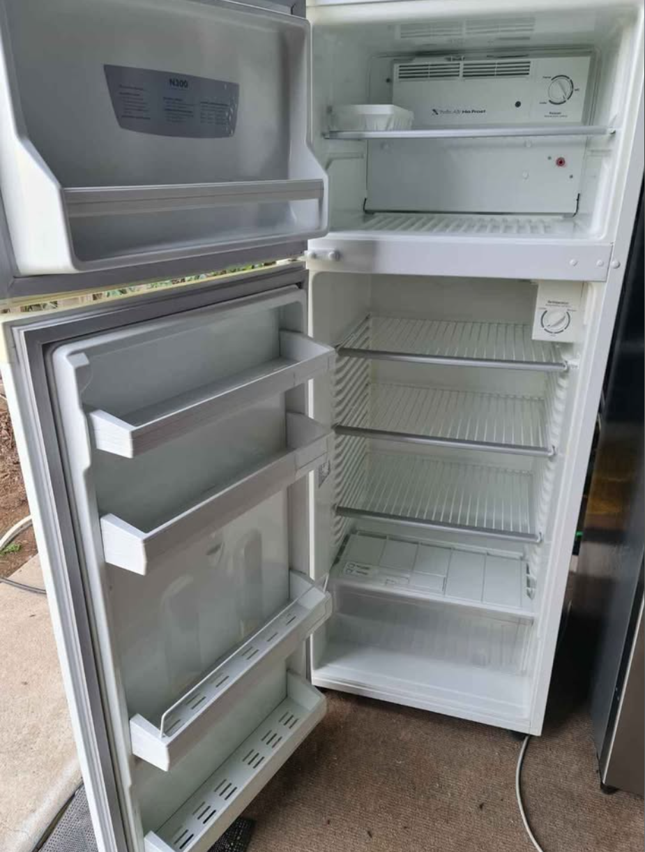 Kelvinator 300L Top Mount Fridge
