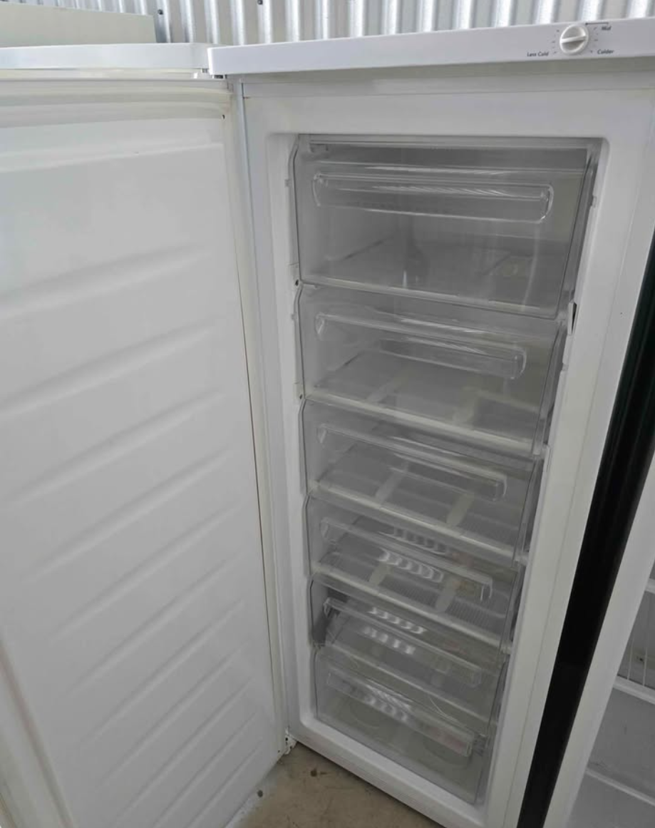Westinghouse Upright Freezer