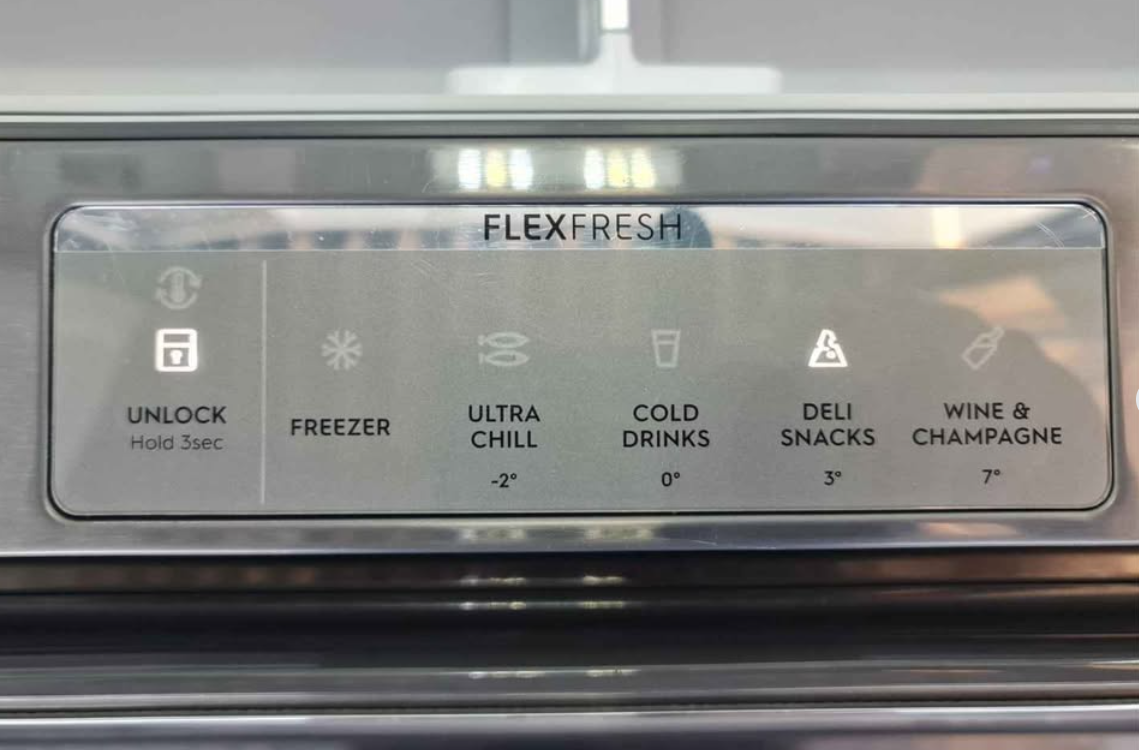 Electrolux 689L Ice/Water Plumbed Fridge Freezer