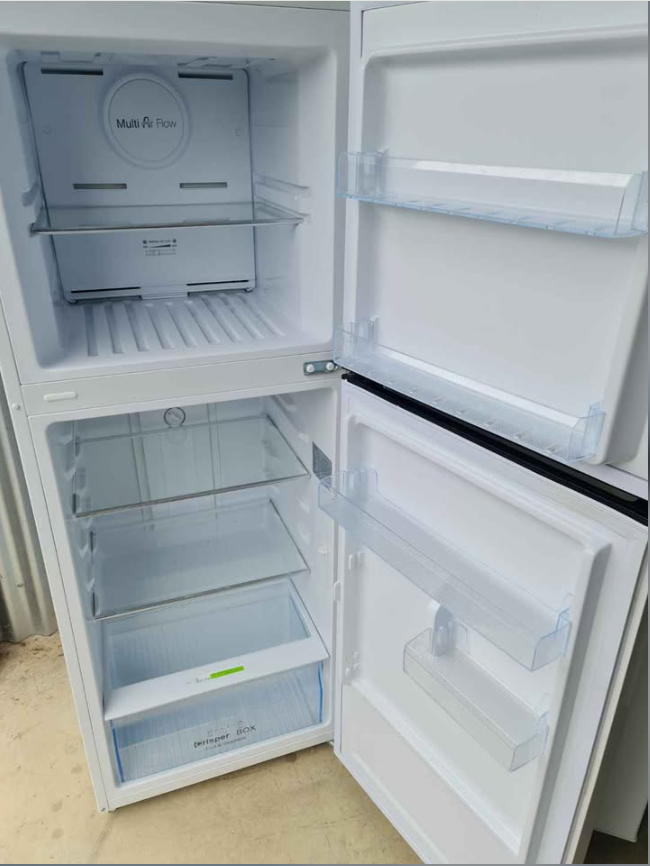 Chiq 216L fridge freezer