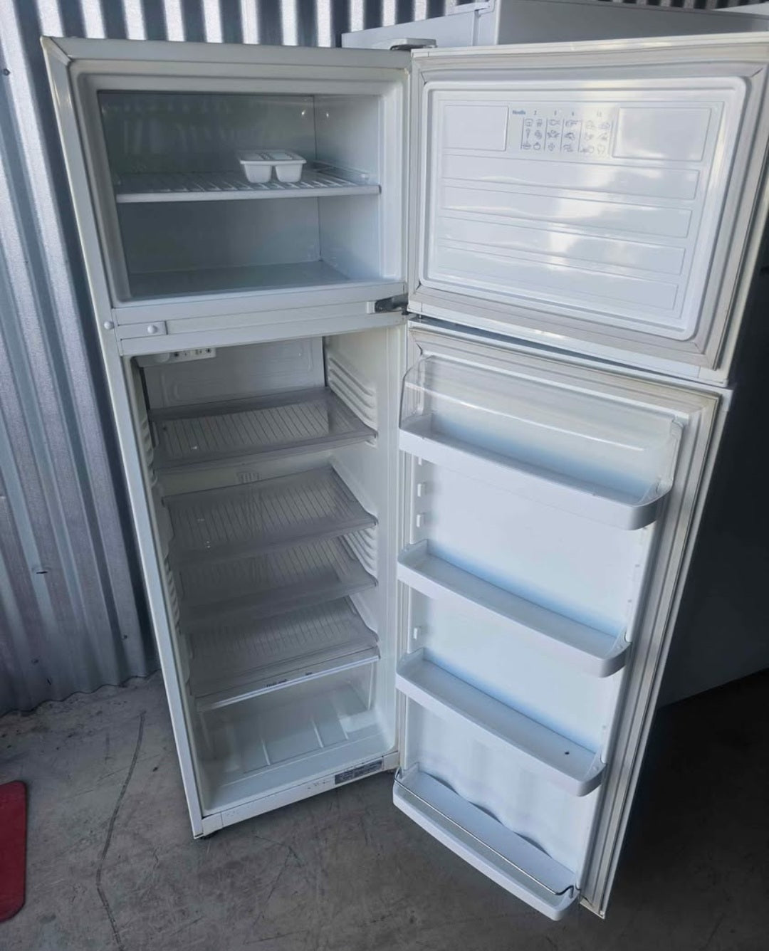 Fisher Paykel 248L Top Mount Fridge Freezer