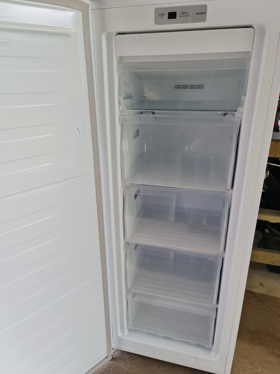 Westinghouse Upright Freezer