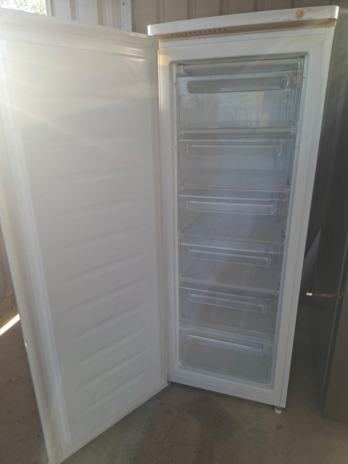 Westinghouse Upright Freezer