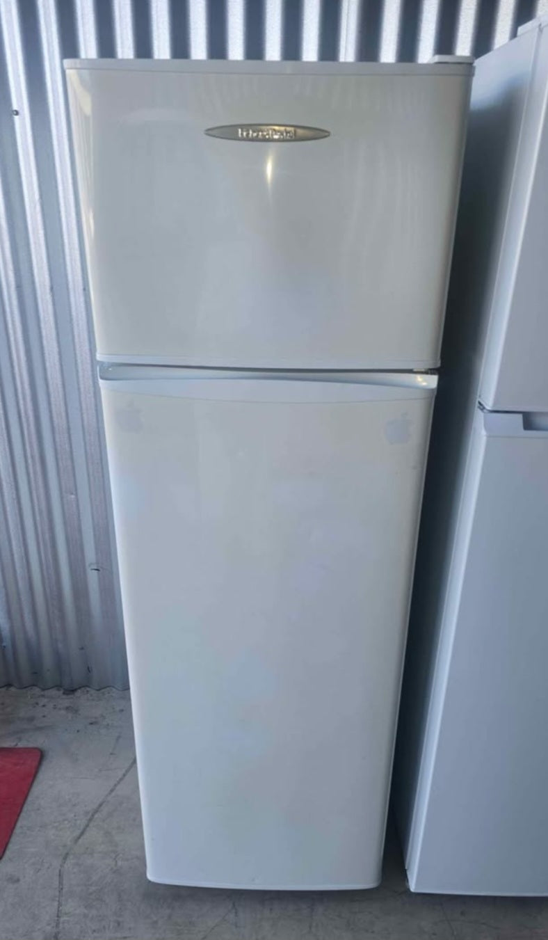 Fisher Paykel 248L Top Mount Fridge Freezer