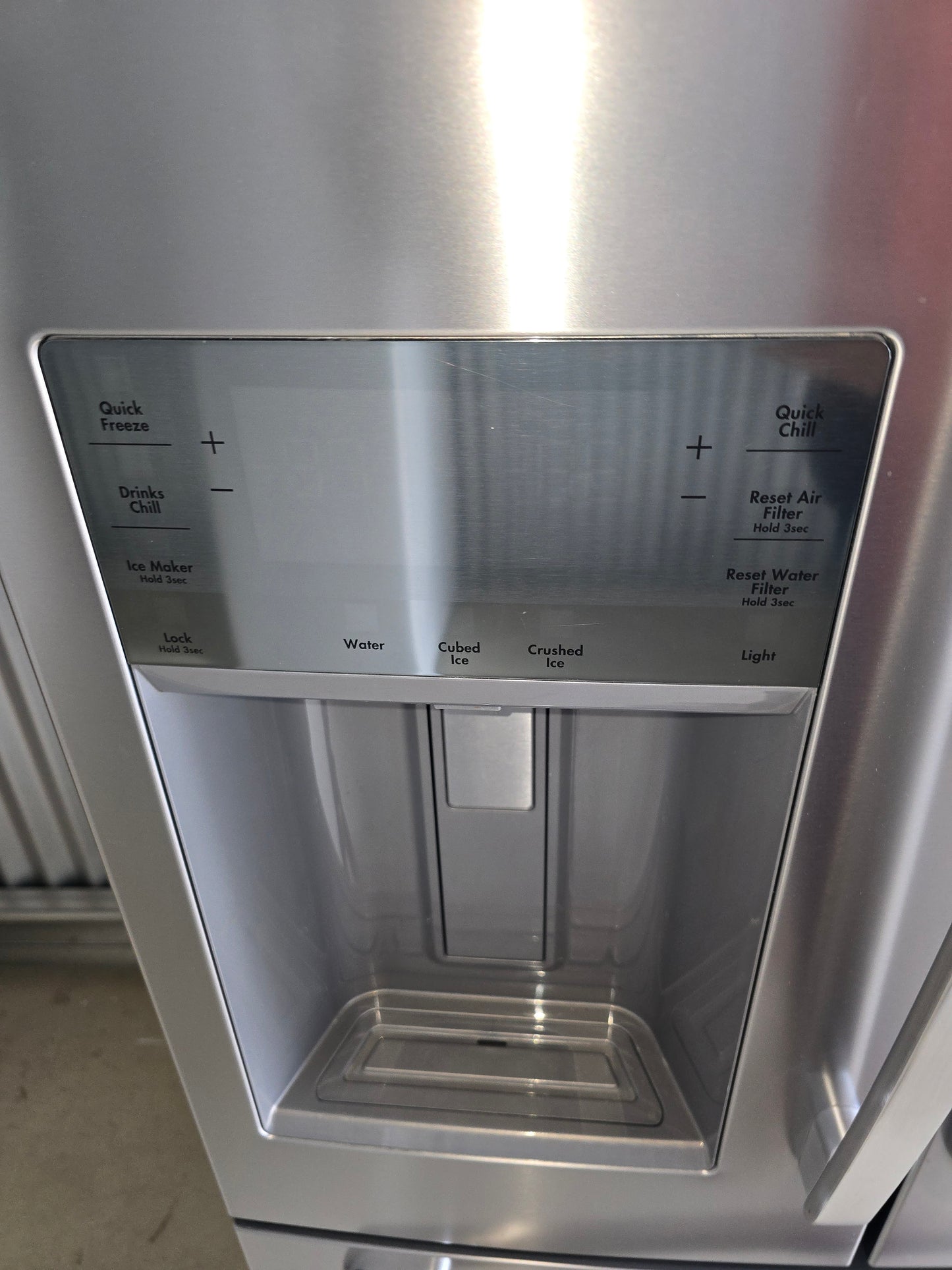Westinghouse 681L Ice/ Water Fridge