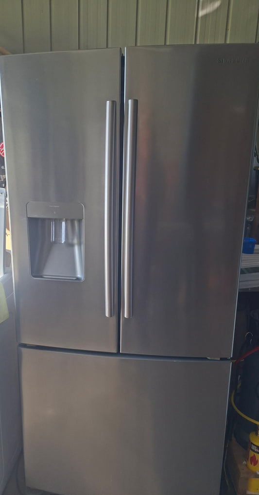 Samsung 532L w/water dispenser