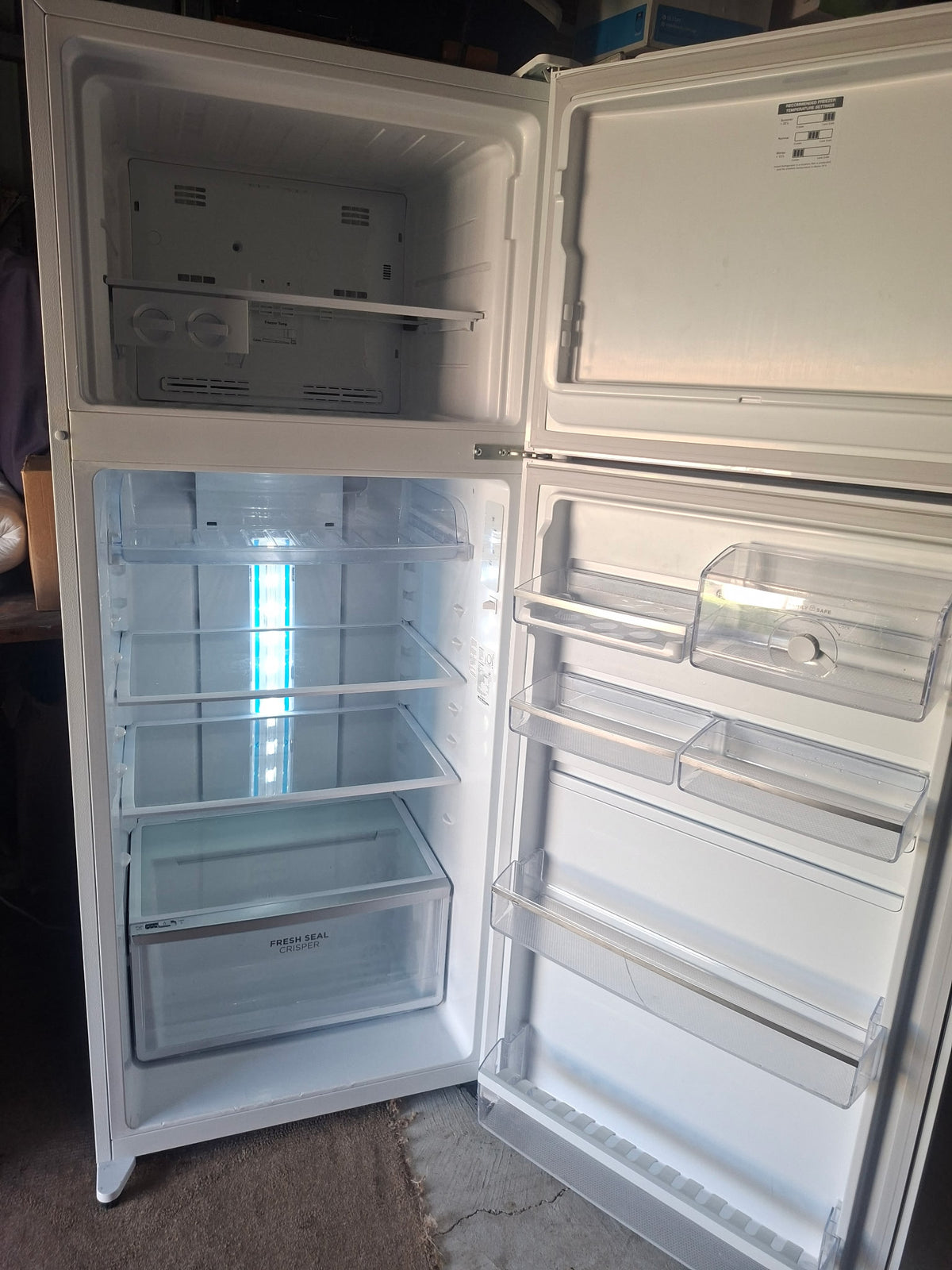 Westinghouse Fridge Freezer 460L