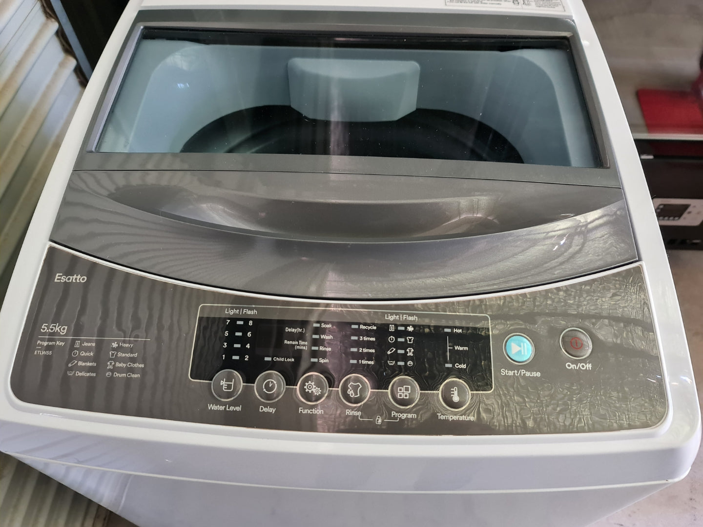 Esatto Near New 5.5kg Top Load Washer